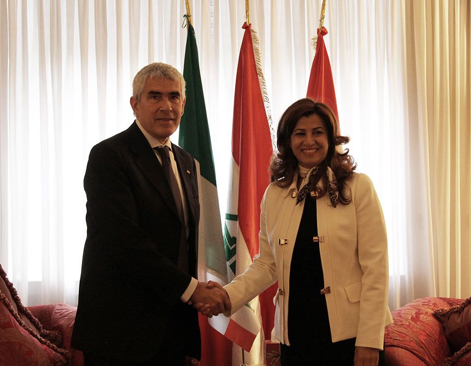 Mrs. Kader meets the President of the Foreign Affairs Committee of the
          Senate, Pierferdinando Casini